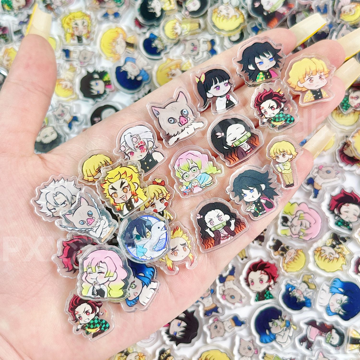 50/100枚入り 1/2cm ミニ鬼滅の刃アクリルシート  - Cosplay Anime Tsunade のレビューと価格